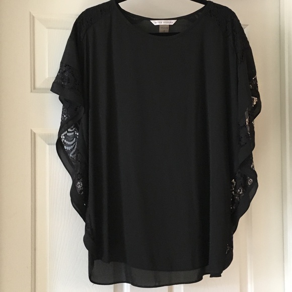 Peter Nygard Tops - NWOT Peter Nygard Black Batwing Top